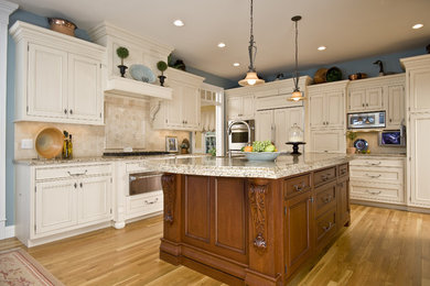 Example of a classic kitchen design in Bridgeport
