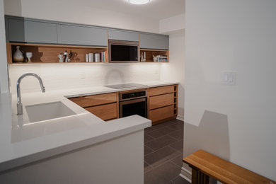 Example of a minimalist home design design in Toronto