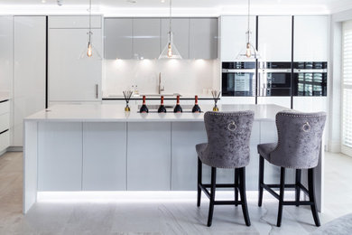 Design ideas for a modern kitchen in Kent.
