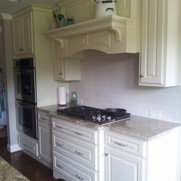 Custom Traditional Kitchen Cabinets