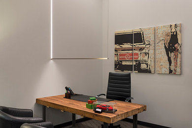 Example of a trendy home office design in Chicago