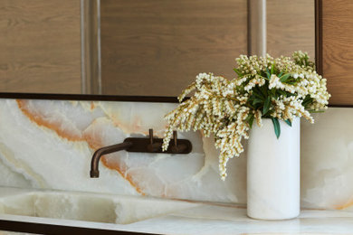 This is an example of a contemporary bathroom in Sydney.