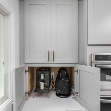 Deerfield Modern Kitchen