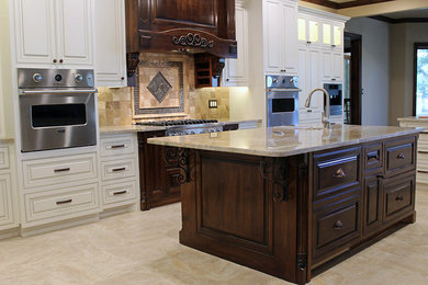 Inspiration for a transitional kitchen remodel in Austin