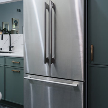 Freestanding French Door Bottom Mount Refrigerator 36'' Masterpiece® Series