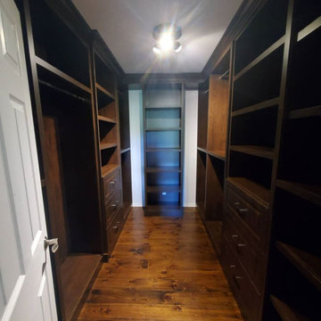 Profile E | Walk-In Closet Cabinetry