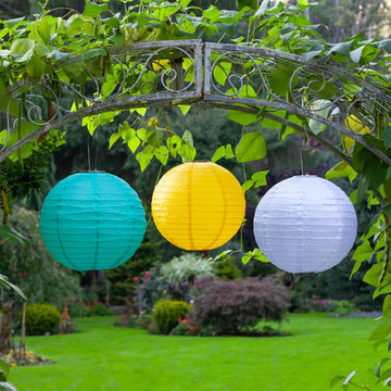 Soji – Illume 14″ Round Solar Lantern