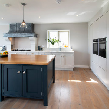 ECLECTIC NAVY & WHITE KITCHEN
