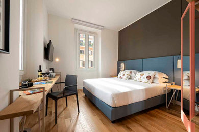 Inspiration for a modern bedroom in Rome.