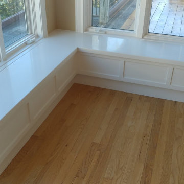 2241 BUILT-IN BENCH W/ STORAGE