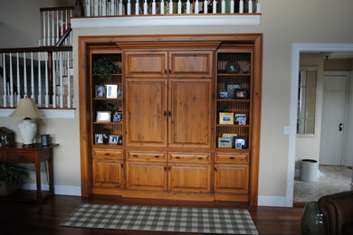 Family room - traditional family room idea in New York