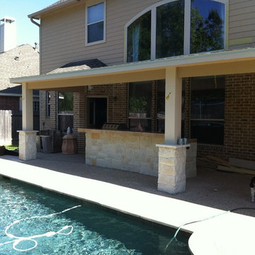 Houston Outdoor Kitchen and Media Area - Long, Narrow Space