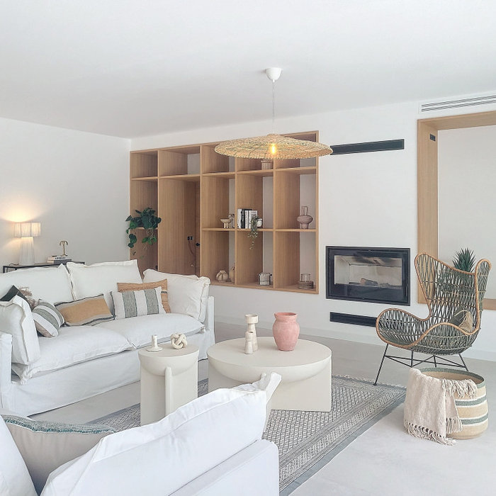 Inspiration for a coastal living room remodel in Bordeaux