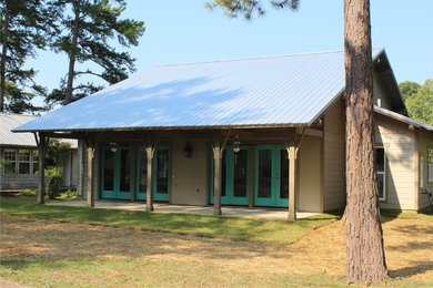 Example of a mountain style exterior home design in Jackson
