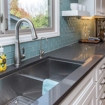 Kitchen Lives Larger in West Des Moines