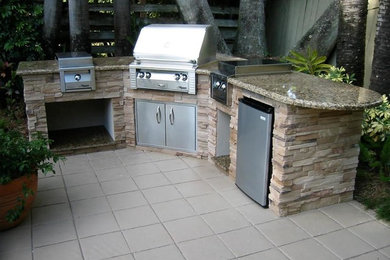 Example of a mid-sized classic patio design in Miami