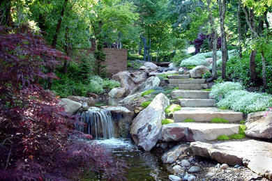 Inspiration for a traditional landscaping in Salt Lake City.
