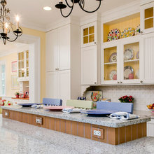 Kitchen cabinet above countertop