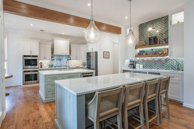 Example of a transitional kitchen design in Dallas