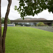 Houzz Tour: A Context-Sensitive Weekend Home Near Mumbai