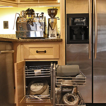 Saskatchewan Crescent, Saskatoon - Craftsman