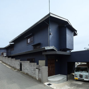 他の地域のコンテンポラリースタイルのおしゃれな家の外観 (青い外壁、切妻屋根) の写真