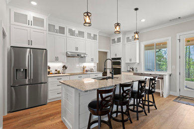 Kitchen - transitional kitchen idea in Austin