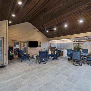 New Pool with Patio Cover and Outdoor Kitchen - Sugar Land TX