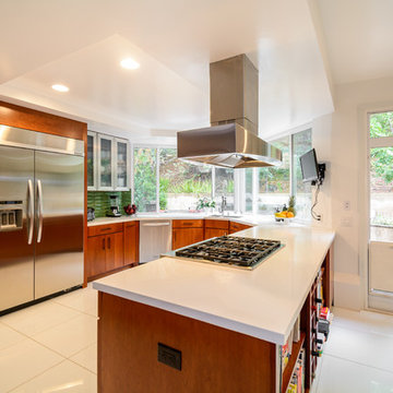 Modern Spacious Kitchen Remodel with Movable Island
