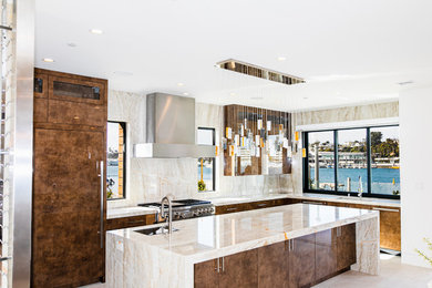 Example of a transitional kitchen design in Orange County