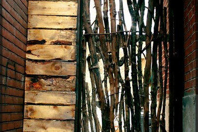 Inspiration for a rustic landscaping in Toronto.
