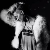Mindy Gledhill's photo