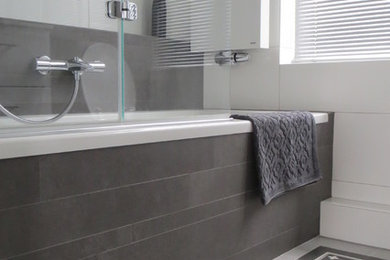 Bathroom - modern bathroom idea in Amsterdam