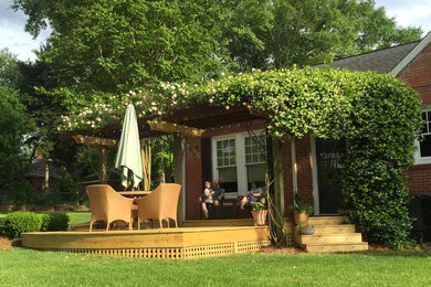 Deck - traditional deck idea in Atlanta