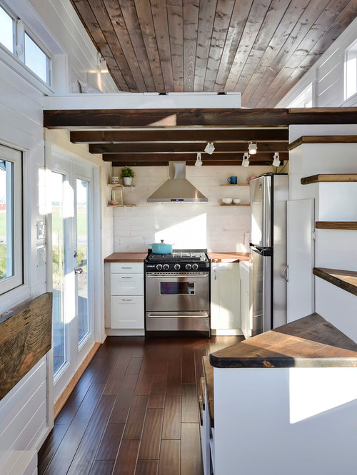 Best 15 Small Farmhouse Kitchen Ideas & Remodeling Pictures | Houzz