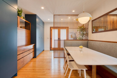 Arts and crafts dining room photo