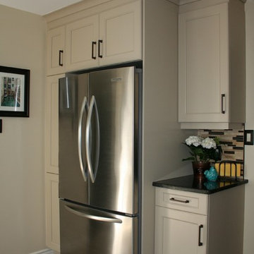 Transitional Style Kitchen