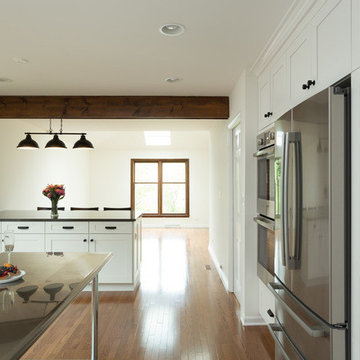 Natural and Inviting Kitchen
