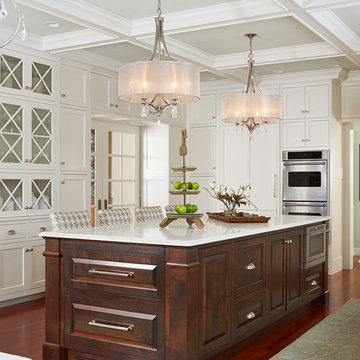 Kitchen Cabinets & Islands
