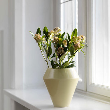 Rimm vases & flowerpots