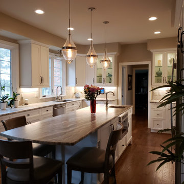 Showplace EVO Kitchen in Edgewater Extra White
