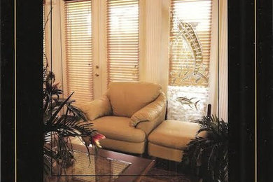 Example of a classic home design design in Dallas