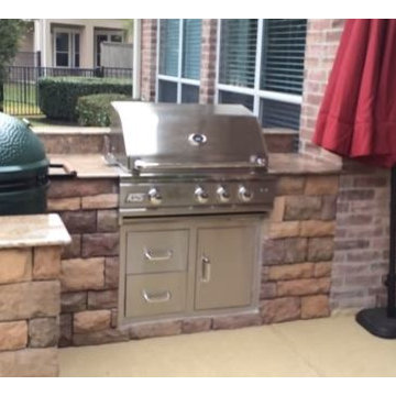 Built-in Big Green Eggs & Other Kamado-Style Cookers