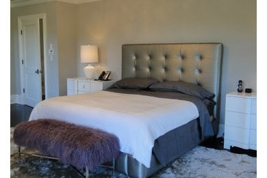 Bedroom photo in New York