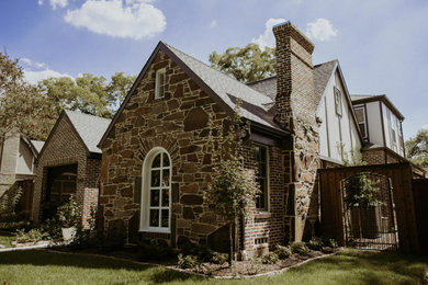 Elegant exterior home photo in Dallas