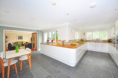 Example of a trendy kitchen design in Houston