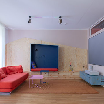 Wohnzimmer und Schlafzimmer in kräftigen Farben