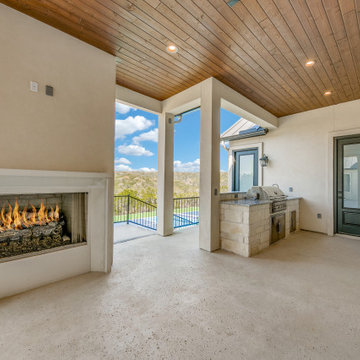 Transitional: 5,087 ft², 5 BR/5.5 BA/1 ST
