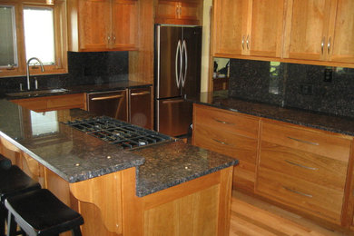 Inspiration for a timeless kitchen remodel in Burlington