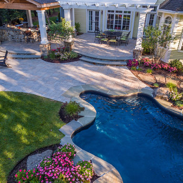 A cocktail pool with character in Montville